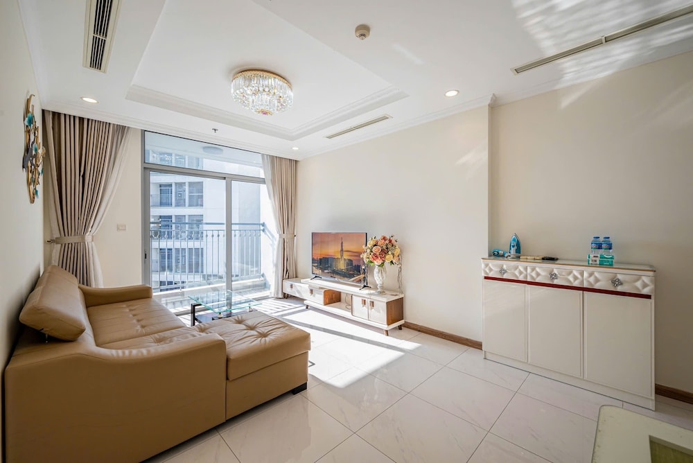 2BR Panorama Balcony Apartment photo 2