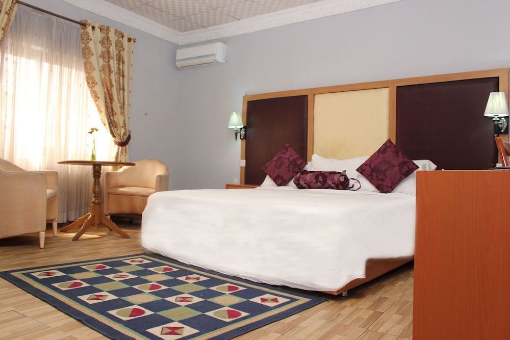 Royal Suite photo 1