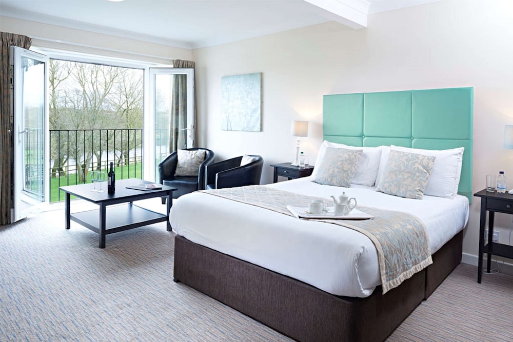 Standard Room, 1 King Bed, Non Smoking, Balcony - Photo 7