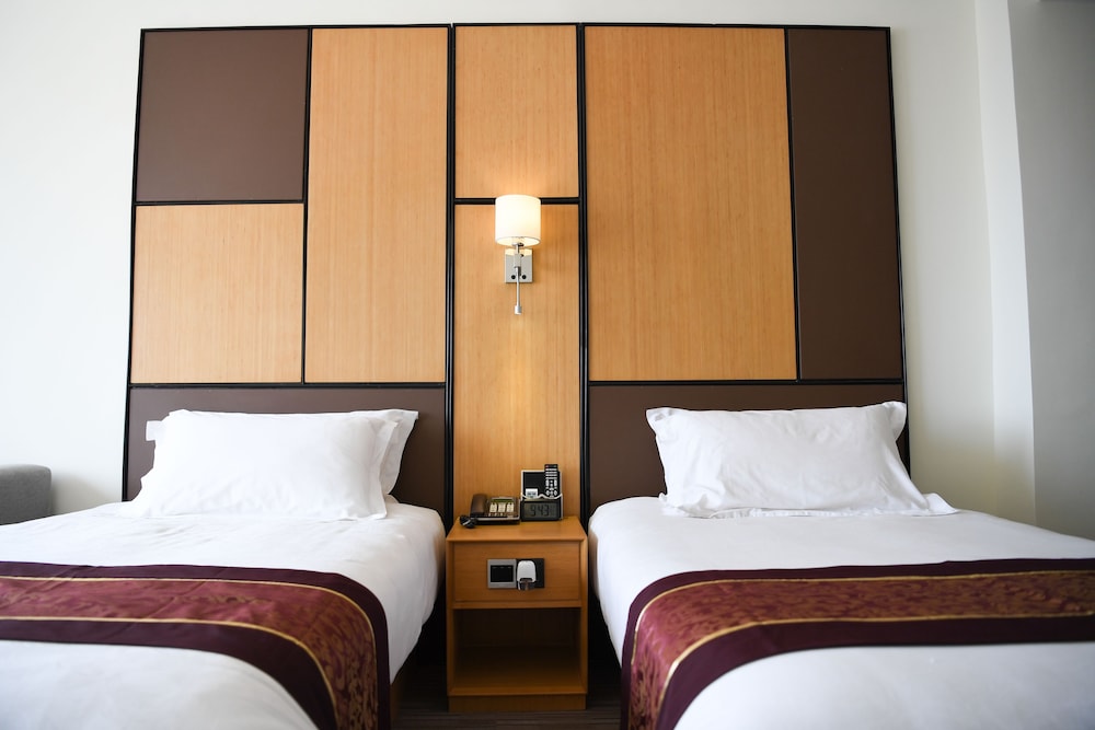 Business Twin Room, City View photo 3