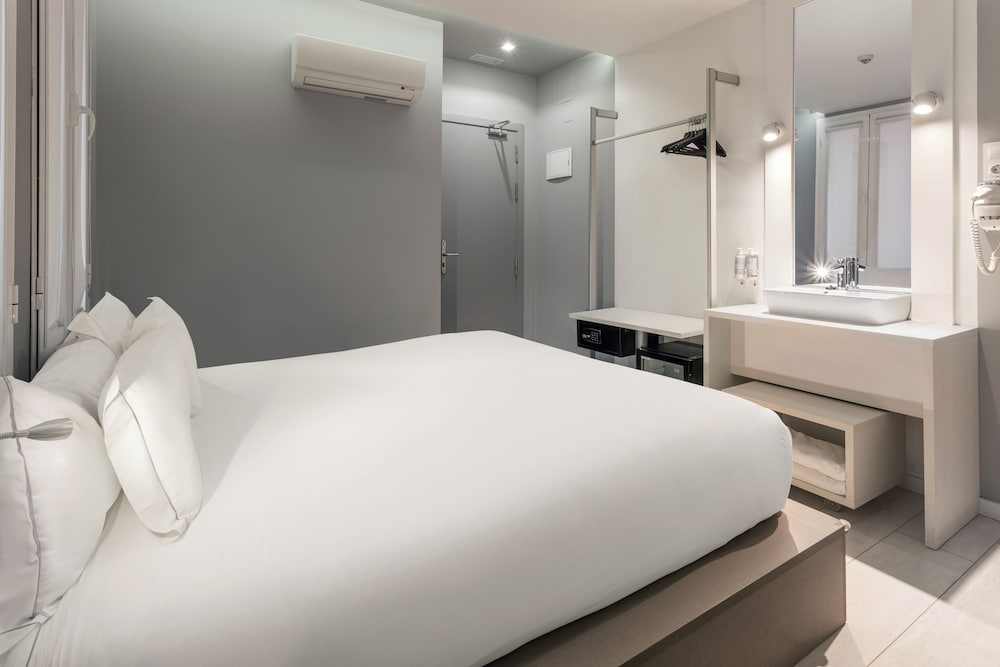 Double Room - Photo 2