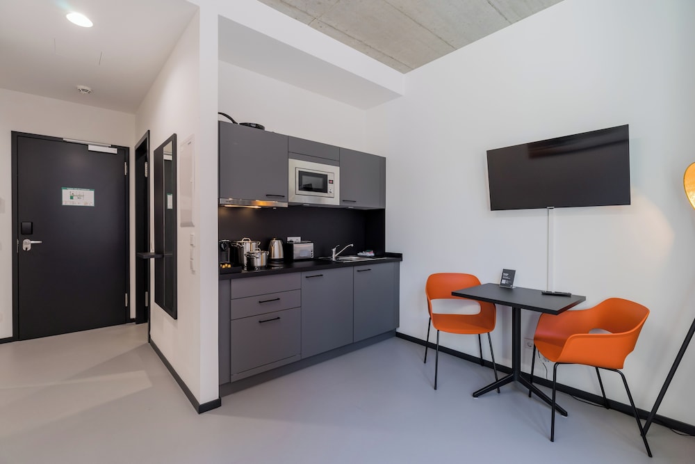 Apartment with 2 Bed & a Living Room photo 2