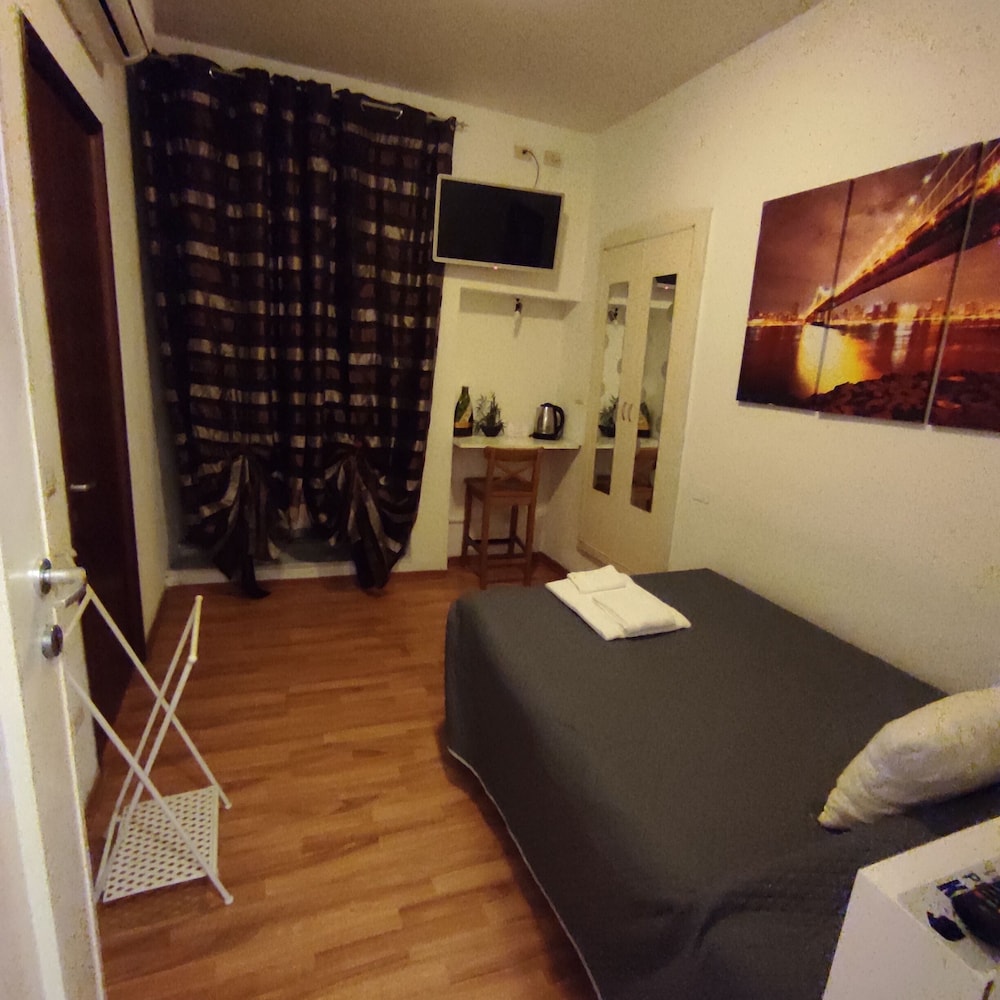 Basic Single Room, Non Smoking photo 1