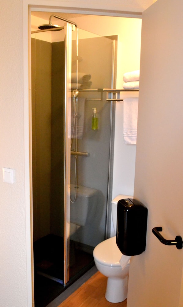 Family Triple Room, Multiple Beds - Photo 4