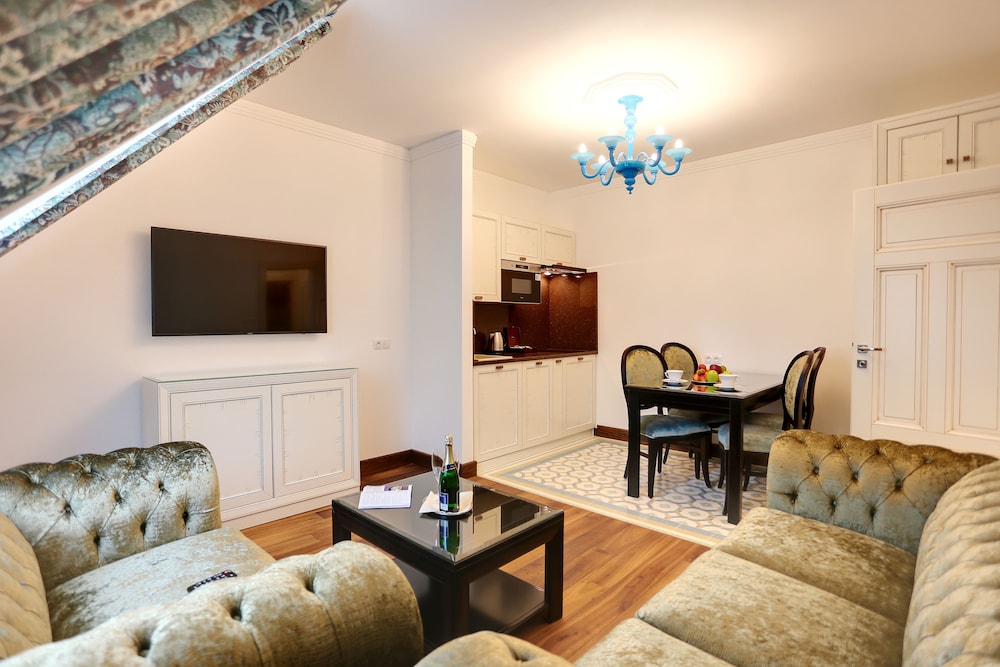 Family Quadruple Room, 1 Bedroom, Kitchenette photo 1