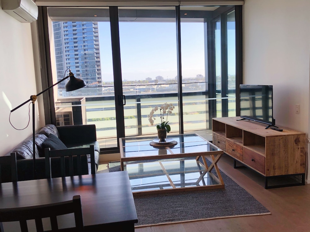 Luxury Apartment, 2 Queen Beds, Harbor View photo 2