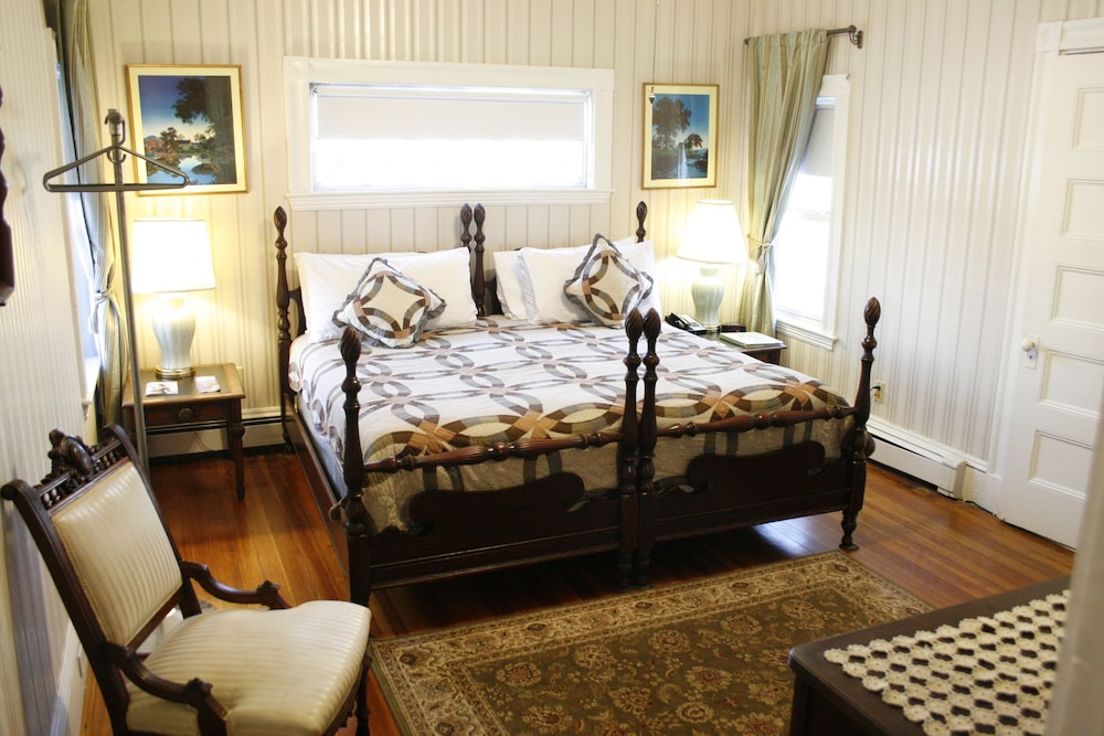 Royal Room - 9 photo 1
