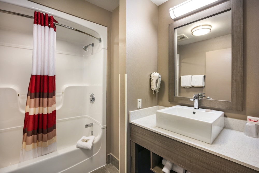 Suite, 1 King Bed with Sofa bed (Smoke Free) - Photo 6