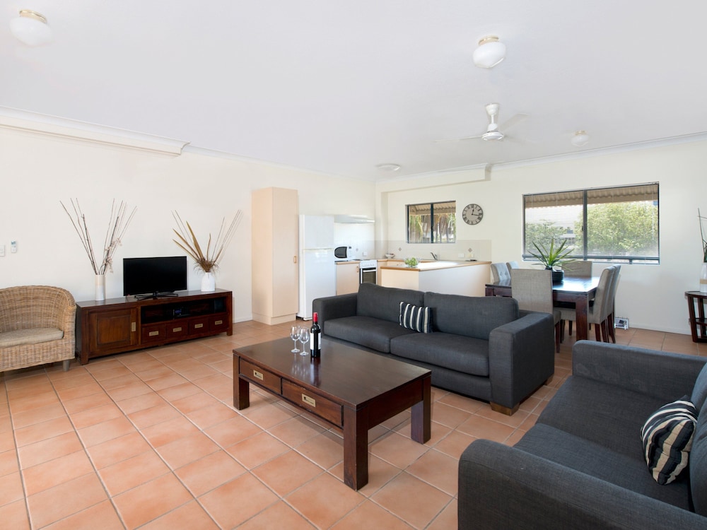 Two-Bedroom Family Suite photo 2