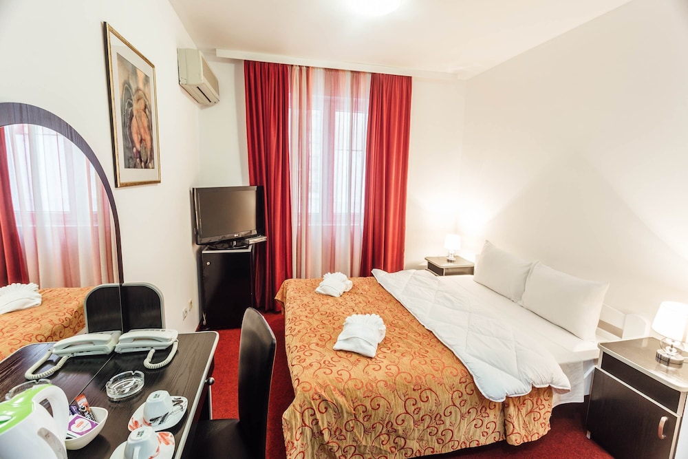Economy Room