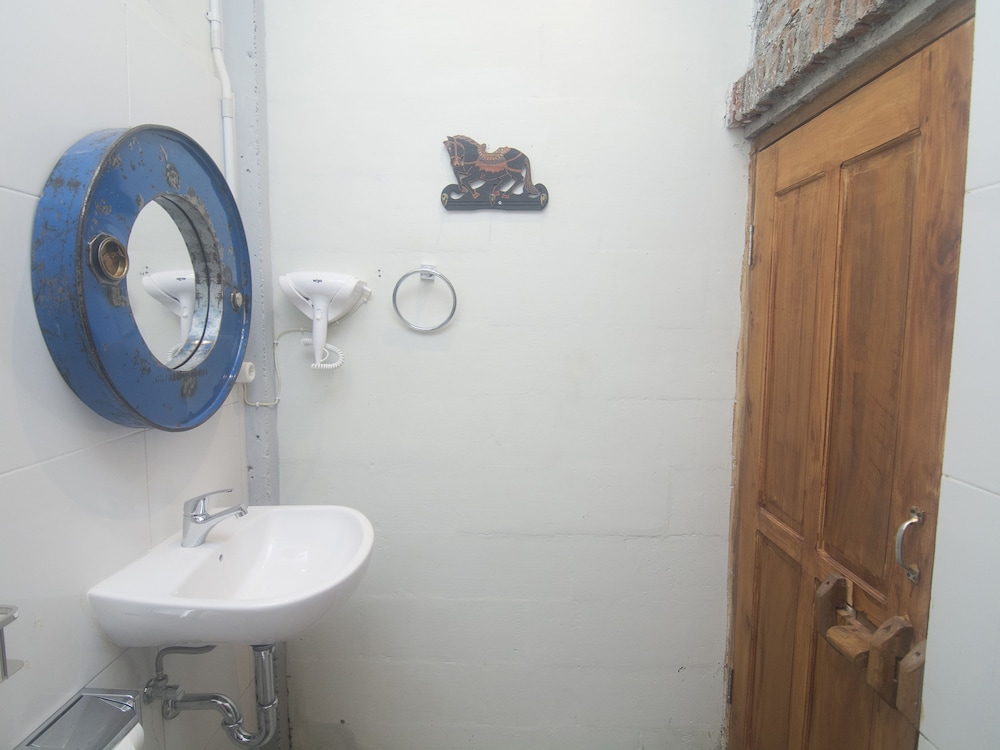 Deluxe Double or Twin Room - Photo 4