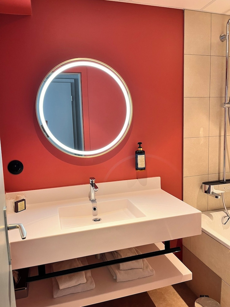Standard Double Room - Photo 16