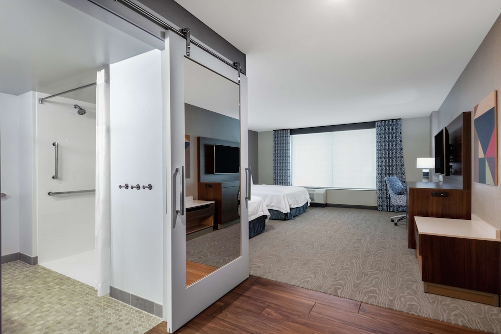 Room, 2 Queen Beds, Accessible, Refrigerator & Microwave (Roll-In Shower) - Photo 2