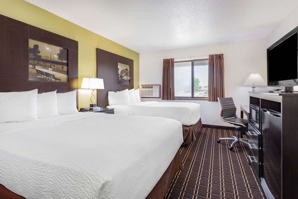 Room, 2 Queen Beds, Accessible, Non Smoking (Mobility) - Photo 1