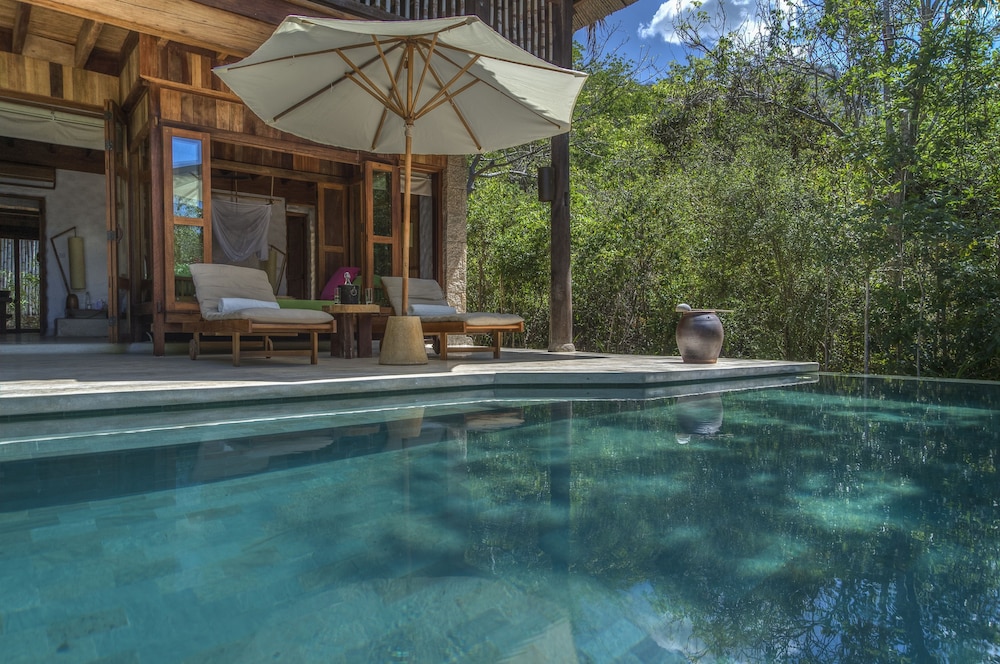 Beachfront Pool Villa - Photo 3
