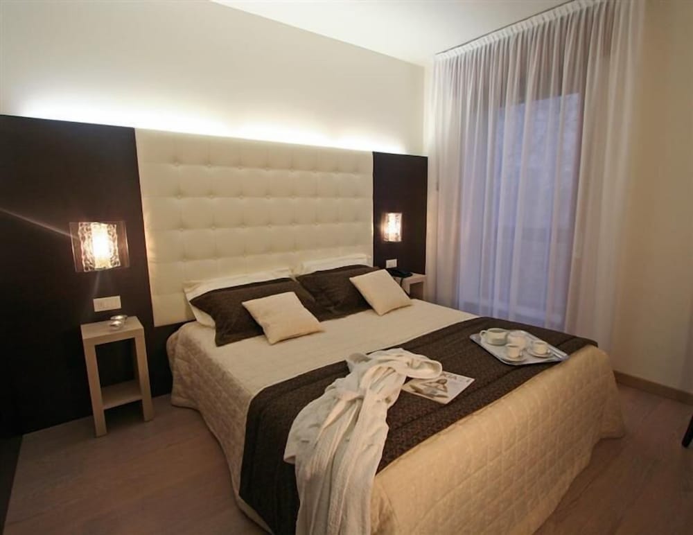 Family Room with 2 Double Beds photo 1