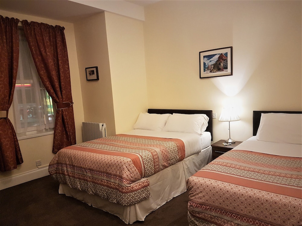 Triple Room, Ensuite photo 3