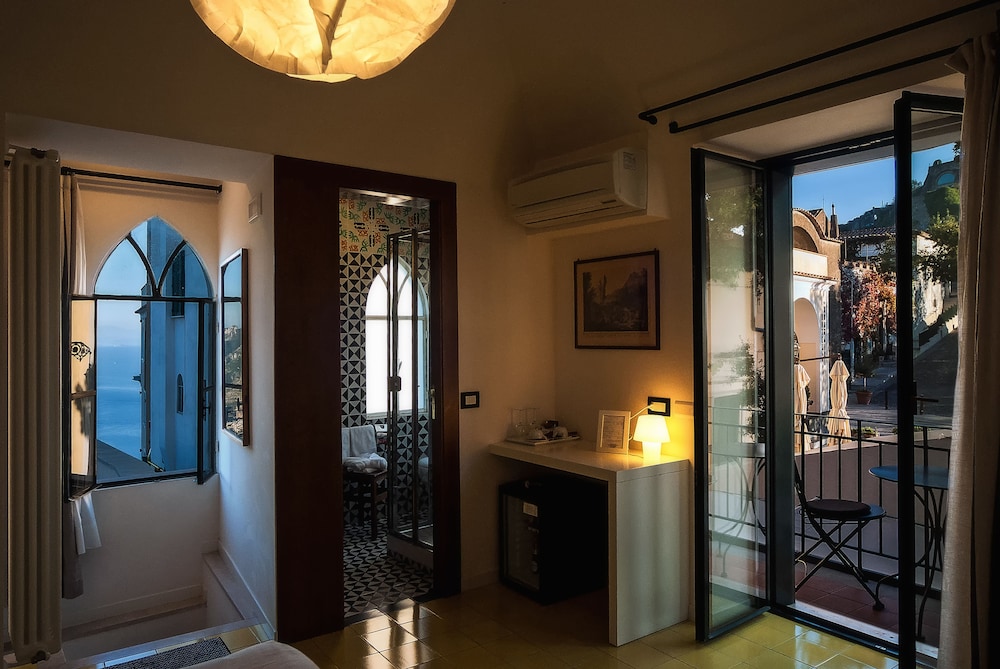Double or Twin Room, City View photo 2