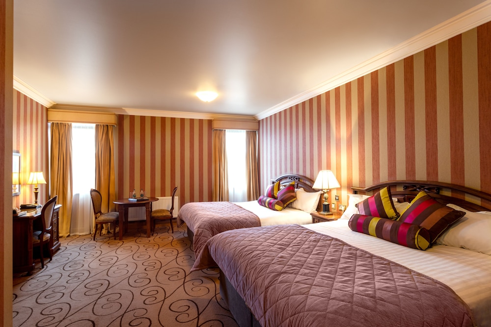 Classic Twin Room, 2 Queen Beds, Non Smoking, Ensuite photo 3