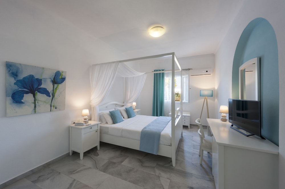 Suite - Photo 1