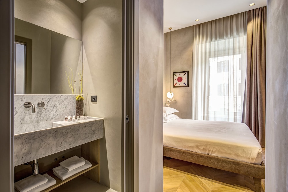 Superior Double Room, 1 Queen Bed photo 3