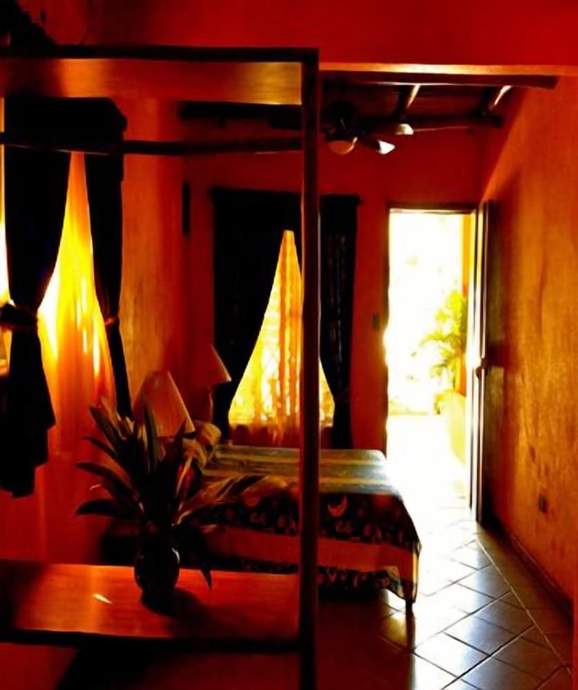 Basic Triple Room, 1 Bedroom photo 3