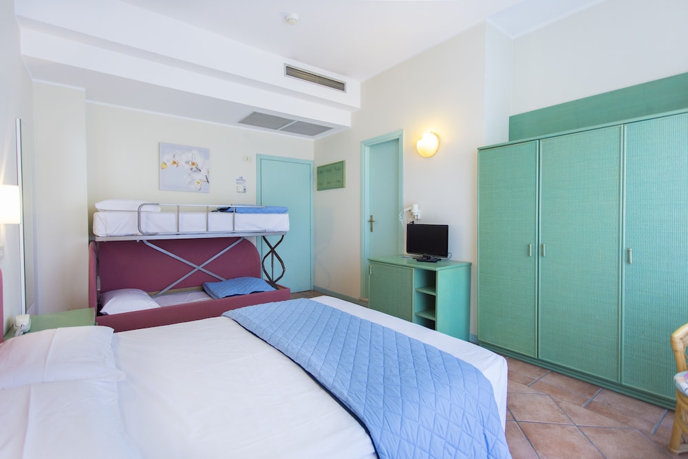 Comfort Triple Room, Balcony