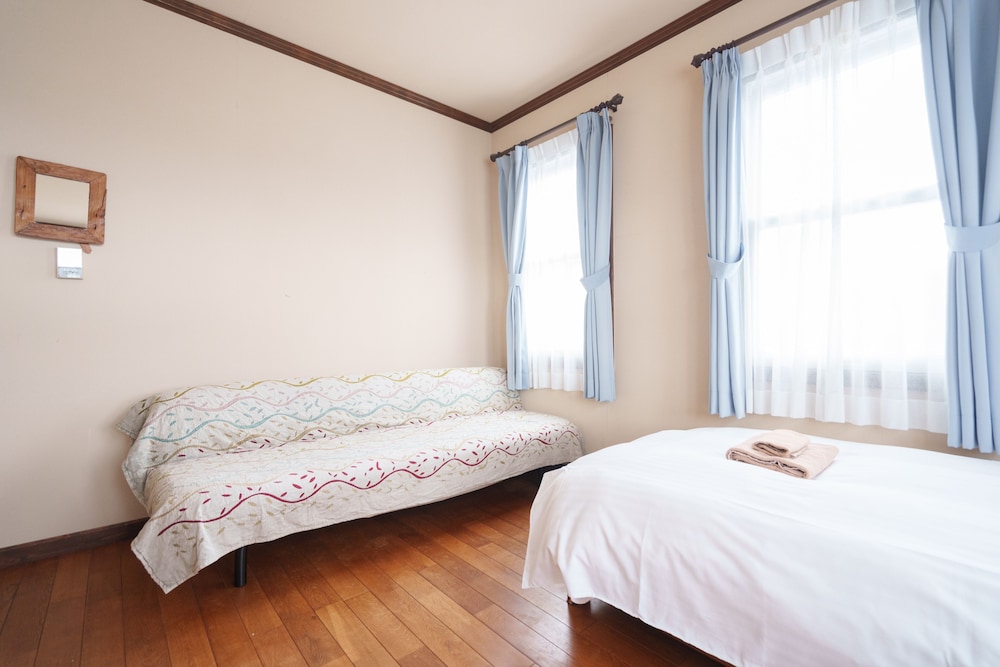 Deluxe Triple Room, Shared Bathroom, Mountain View photo 3