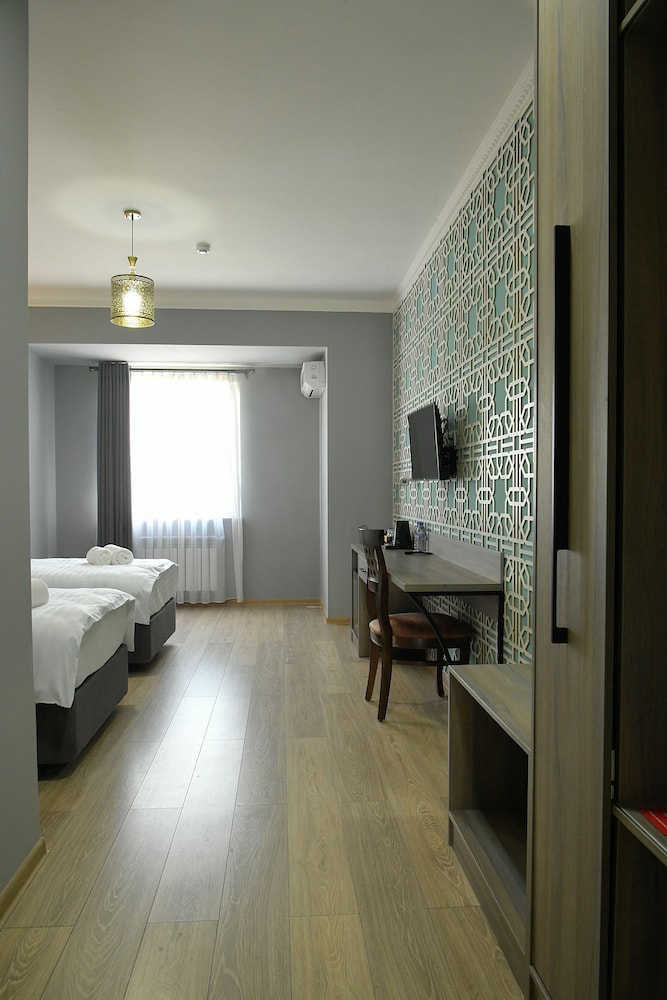 Standard Twin Room - Photo 2