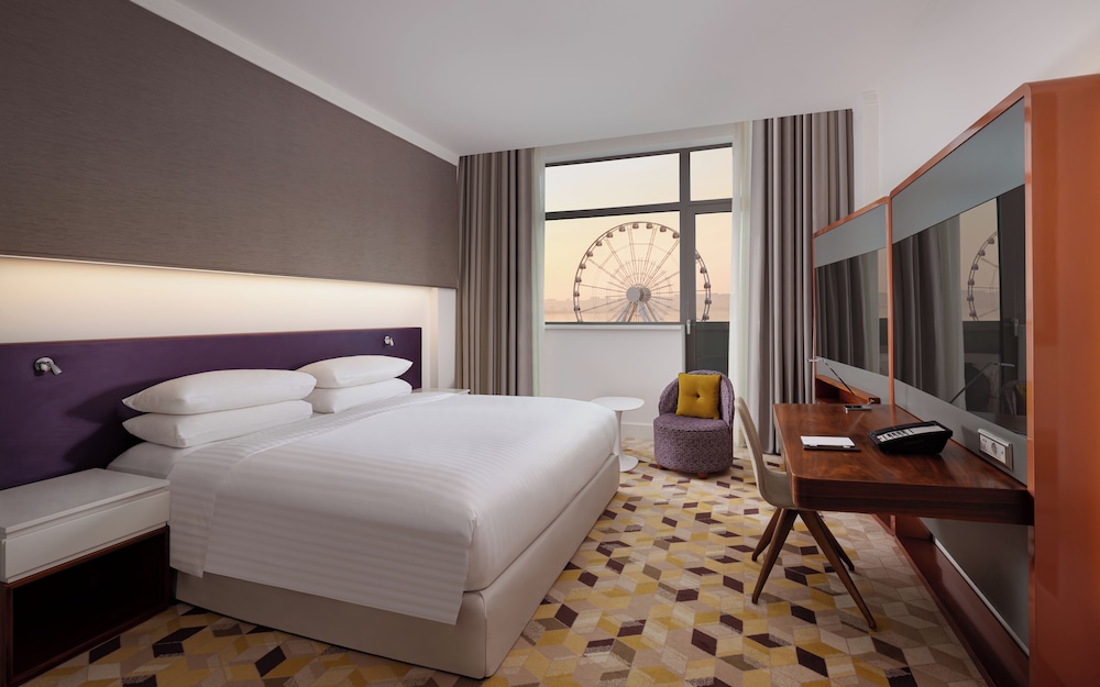 Room, 1 King Bed, Balcony, Sea View photo 1