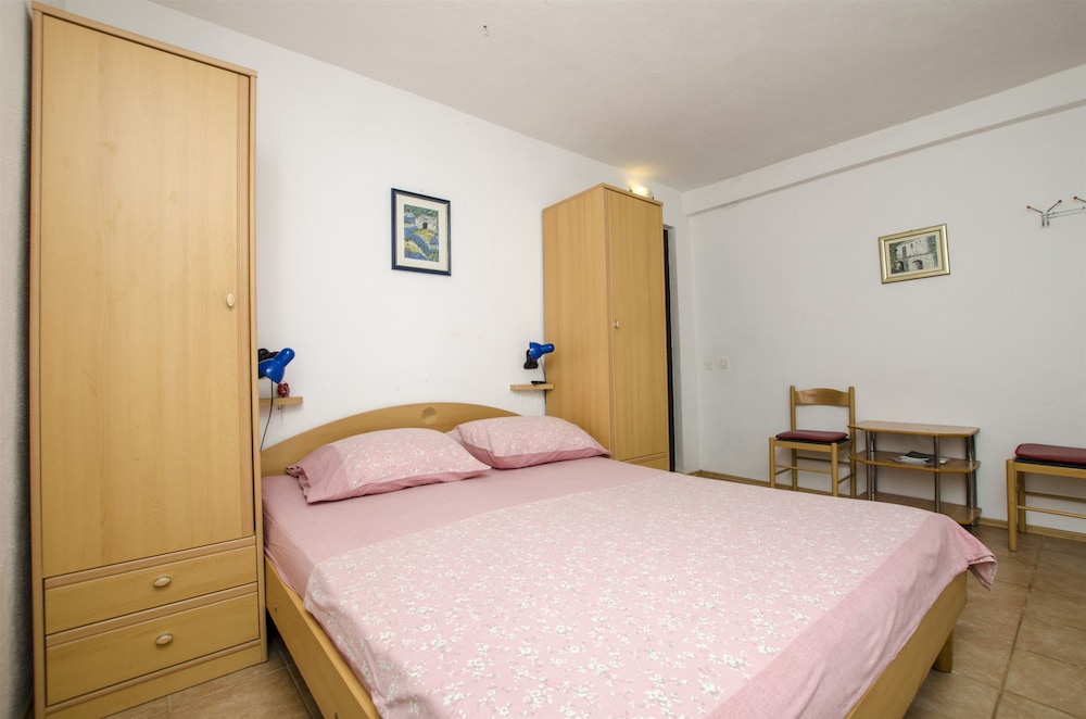 Apartment (A3)