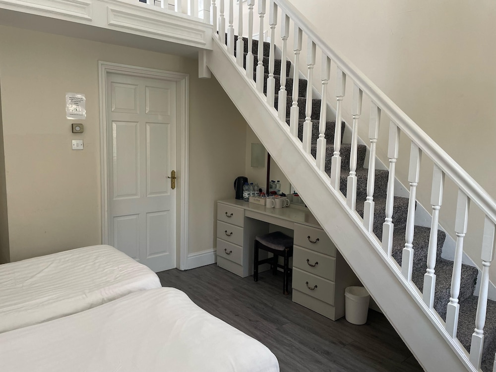 Family Room, Multiple Beds photo 1