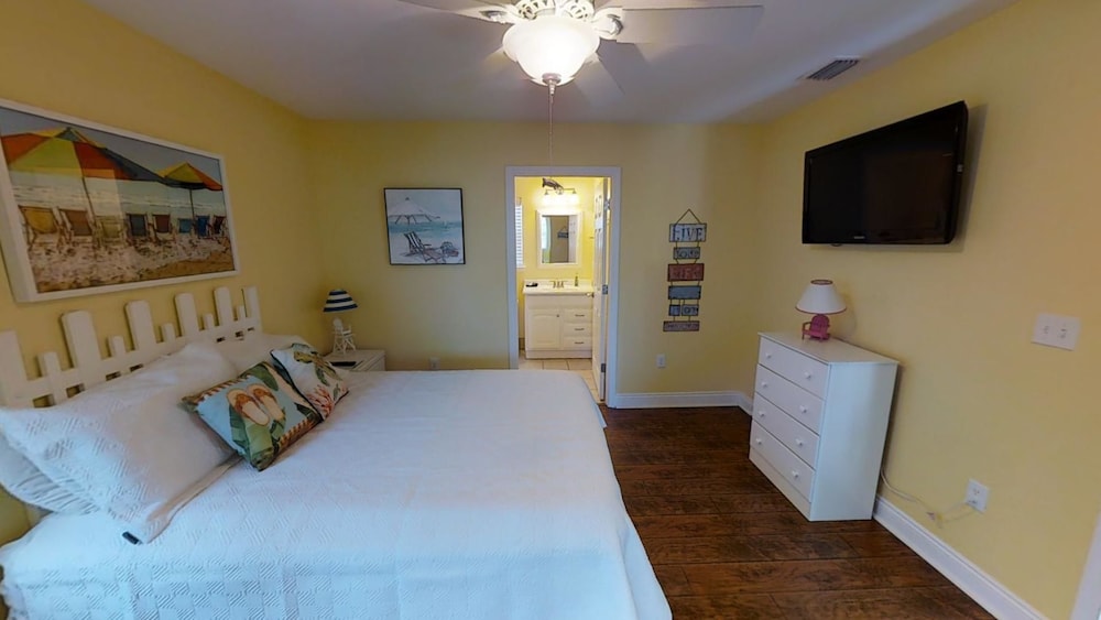 Apartment, 4 Bedrooms, Sea Facing photo 1