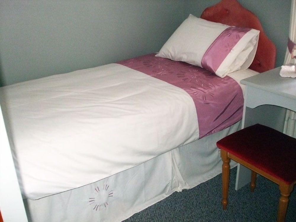 Family Room, Ensuite photo 2