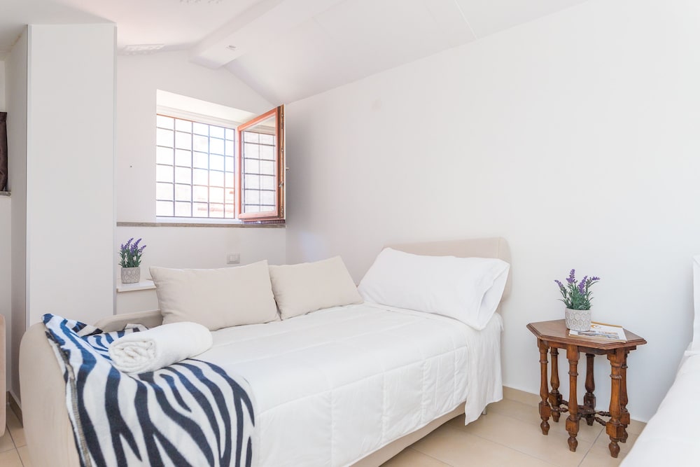 Suite (Attic)