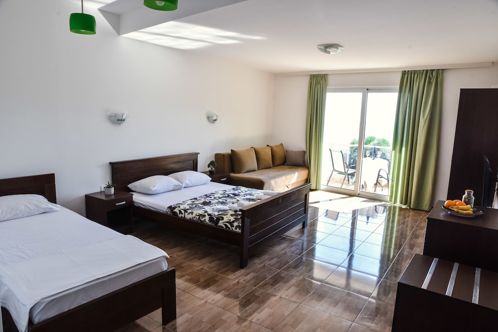 Superior Quadruple Room, Sea View photo 1