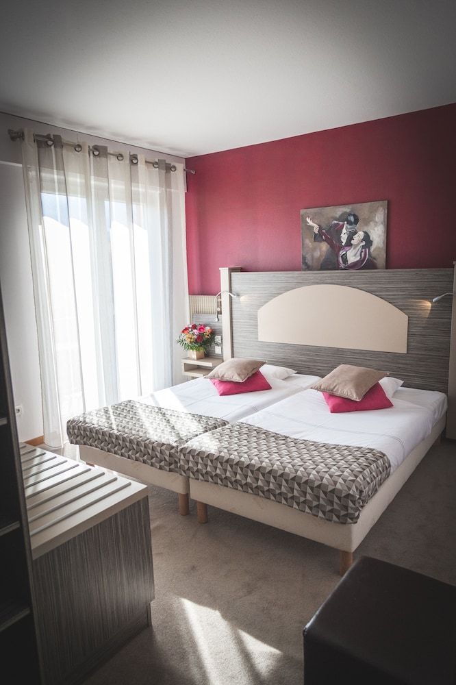 Standard Double Room, 2 Twin Beds photo 1