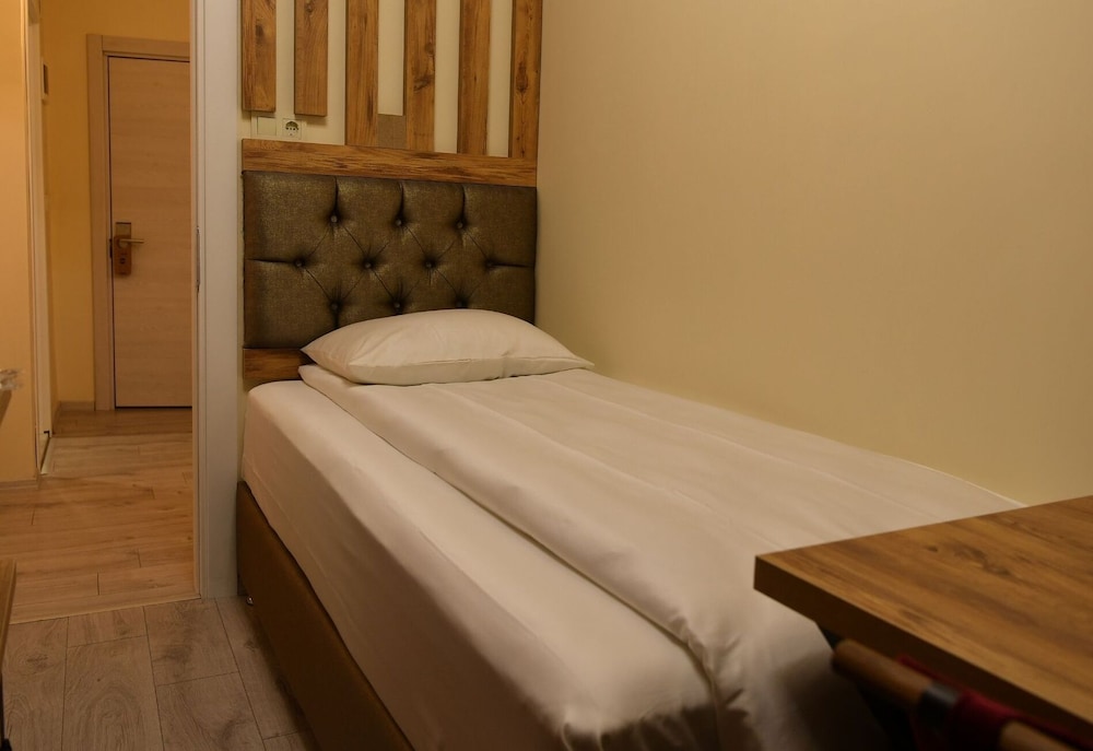 Condo, 3 Bedrooms