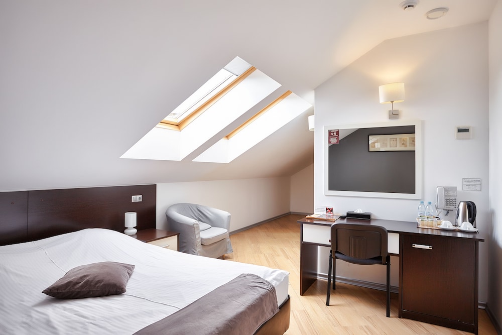 Economy Double Room photo 3