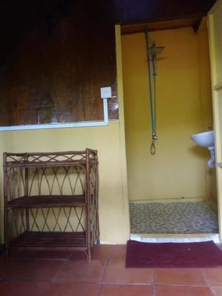 Bungalow (Waterfront) photo 3