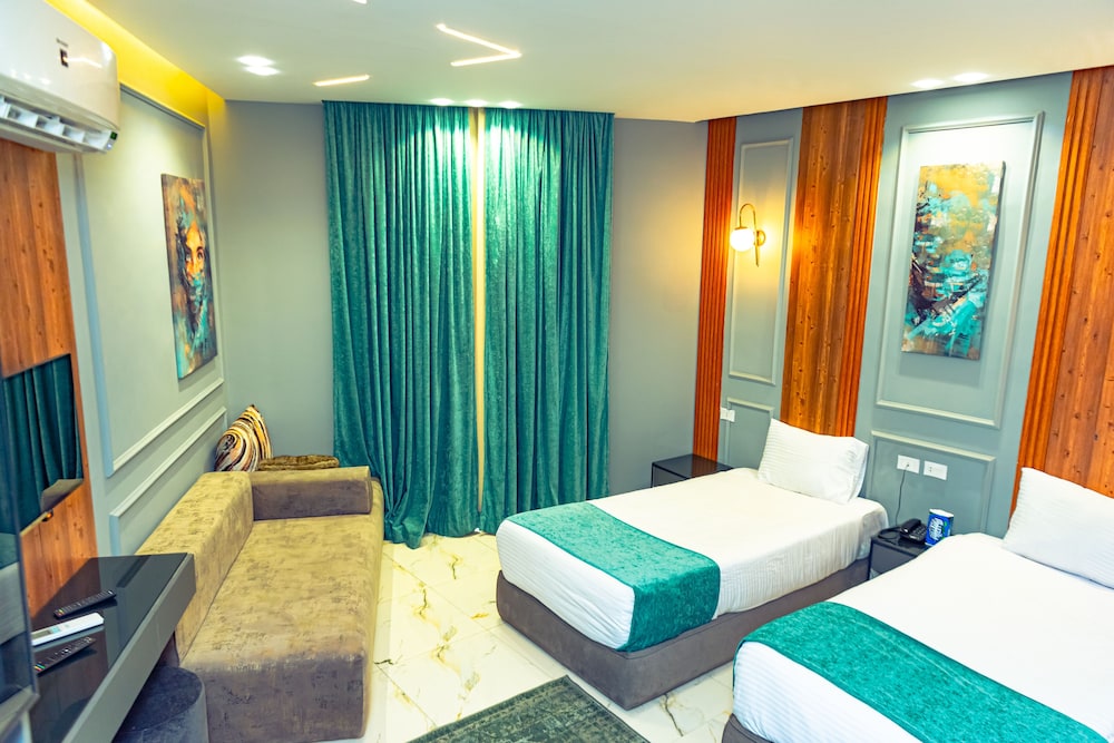 Superior Double or Twin Room, City View - Photo 3