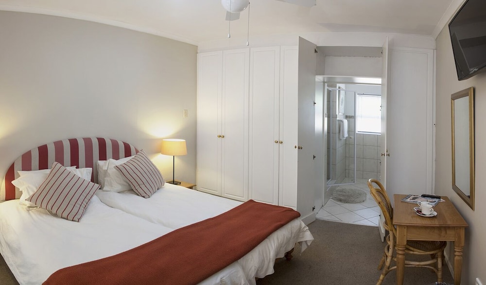 Superior Suite, Courtyard View, Garden Area photo 2