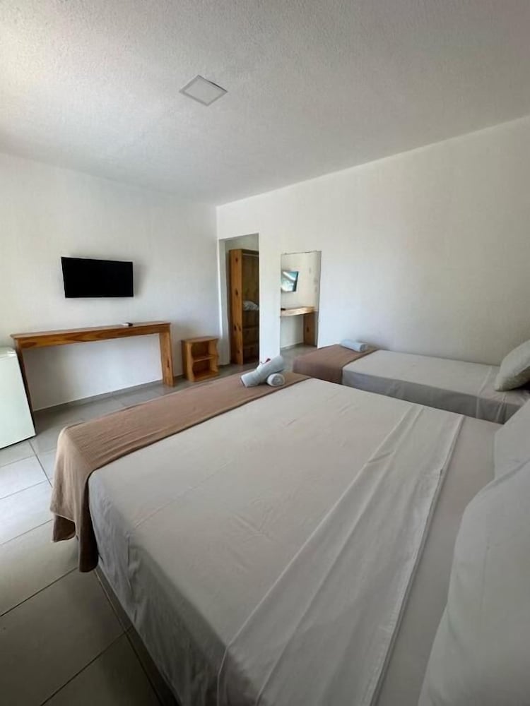 Traditional Triple Room, Pool View photo 3