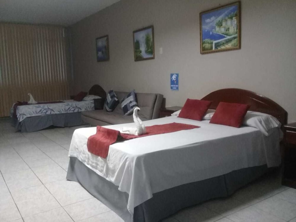 Basic Twin Room, 1 Bedroom, City View