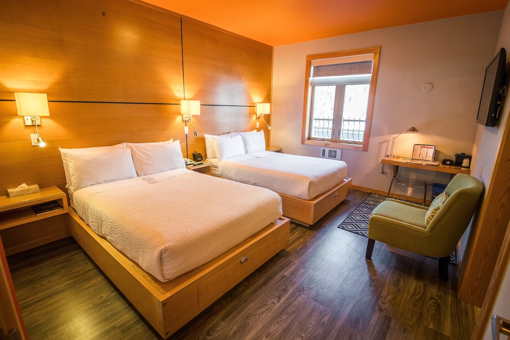 Deluxe Quadruple Room, 2 Double Beds, Mountain View photo 1