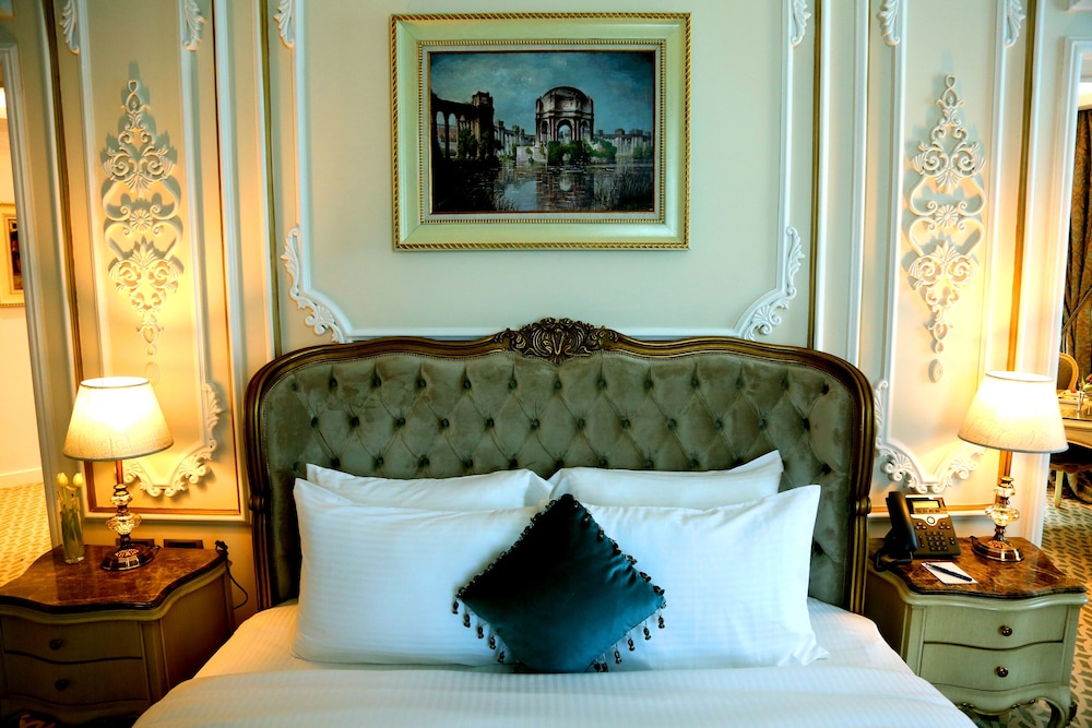 Junior Suite, City View (Imperial)