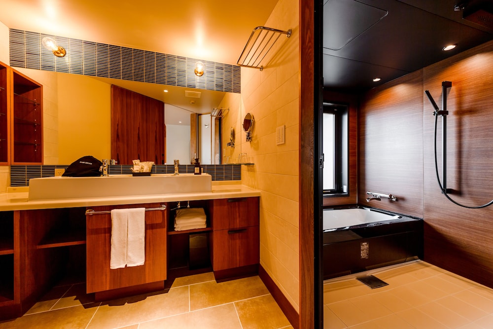 Deluxe Triple Room, Non Smoking - Photo 7
