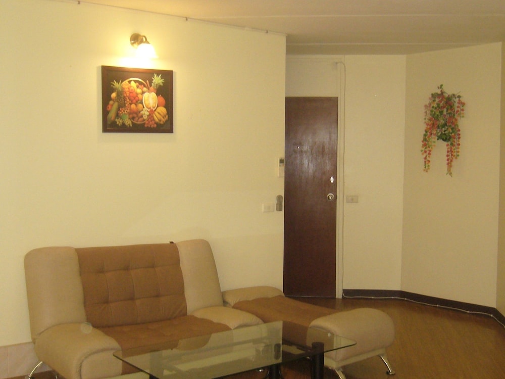 Standard Triple Room, Private Bathroom