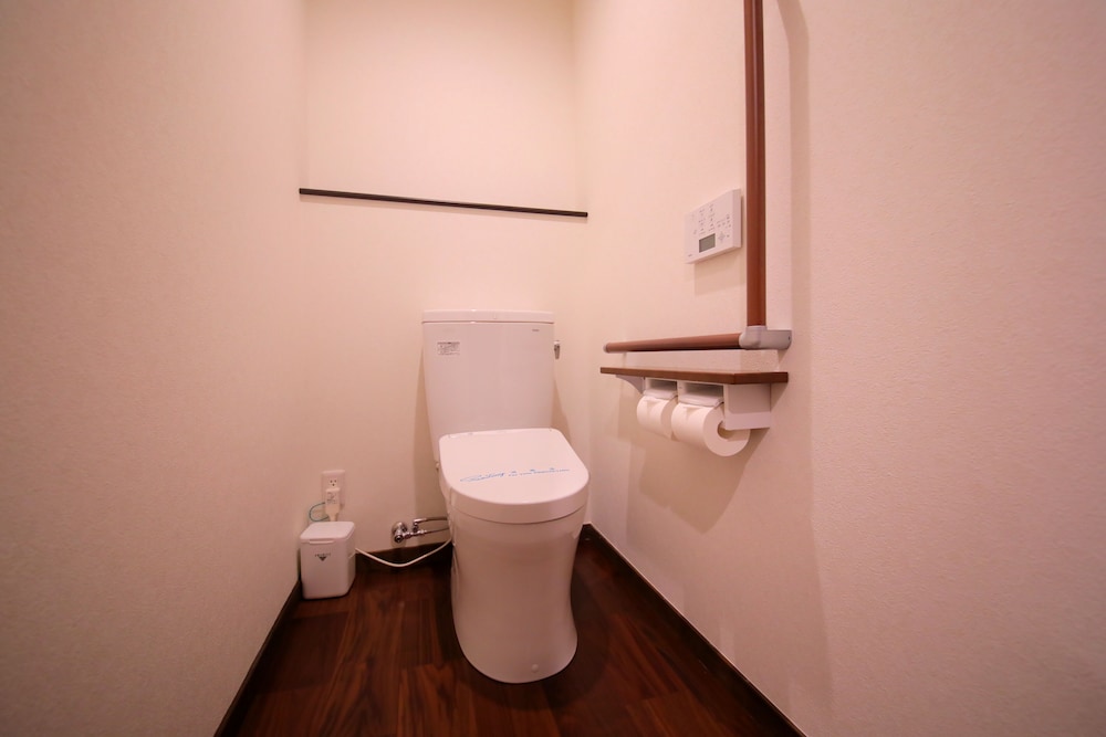 Japanese Western Style Room, Smoking photo 3