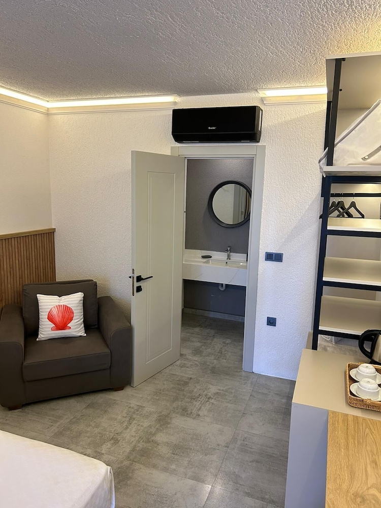 Deluxe Room - Photo 30